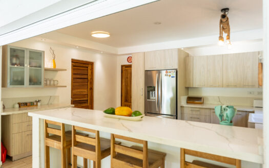 Ampia villa di 6 camere a pochi passi da Playa Bonita