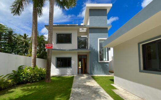 Splendida Villa con 5 Camere da Letto e Piscina Privata a due Passi dalla Spiaggia