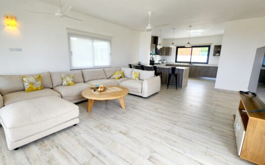 Ville 4BR con vista oceano in una residenza centrale sopra la città