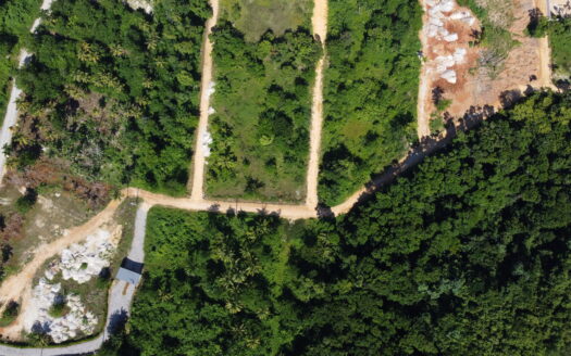 Ottieni il lotto per costruire la tua villa da sogno vicino alla spiaggia di Popy