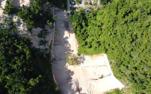 Terreno con vista sull’oceano vicino alla città