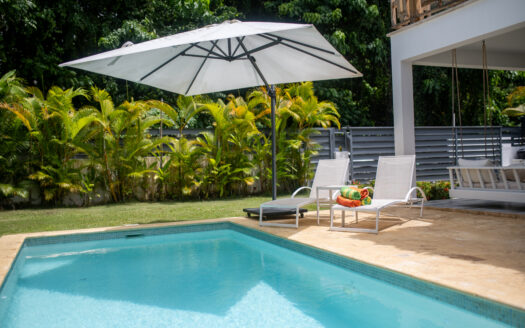 Villa chiavi in mano con 5 camere da letto a pochi passi da Playa Bonita