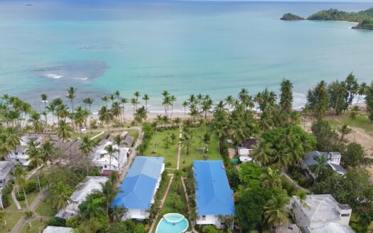 Splendida Villa con 5 Camere da Letto e Piscina Privata a due Passi dalla Spiaggia