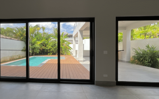 Splendida Villa con 5 Camere da Letto e Piscina Privata a due Passi dalla Spiaggia
