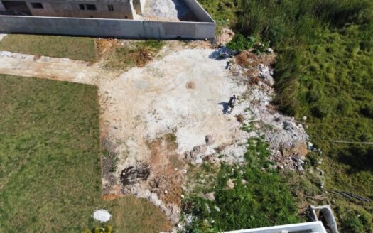 Lotto pronto per costruire vicino alla spiaggia